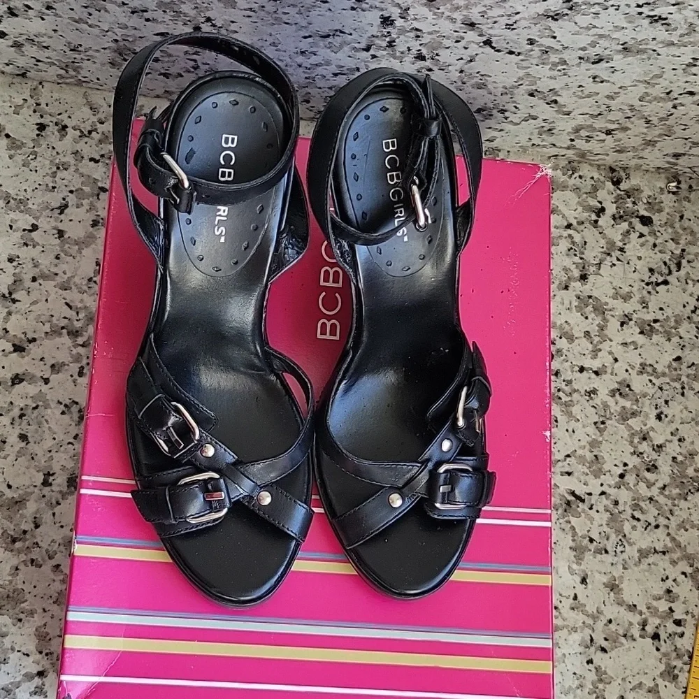 🔥🔥Special Free Offer!!🔥🔥BCBGirls wedge sandals